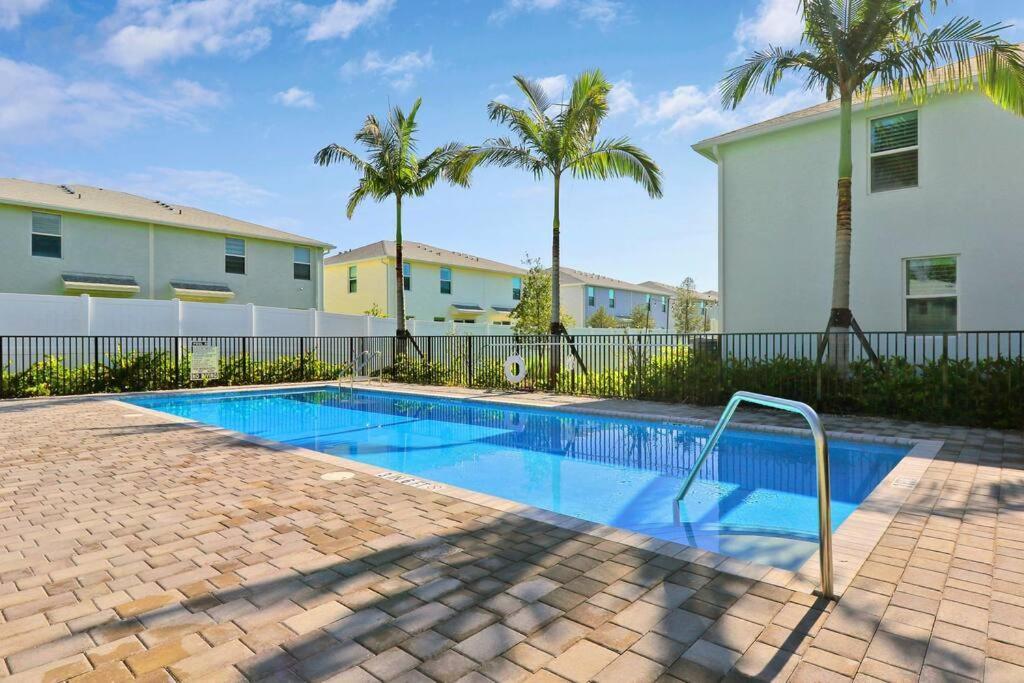 Luxury Retreat: Soulful Design. Pet Friendly 3/2.5 Townhome Jensen Beach Kültér fotó